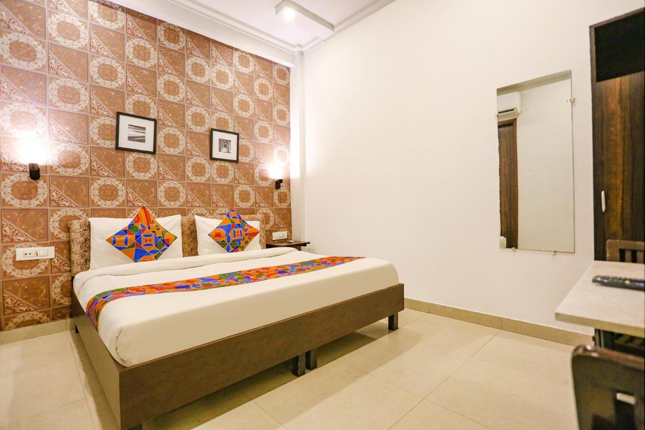 Fabhotel Novel Suites - Nr Yashobhoomi Convention Centre New Delhi Exterior photo