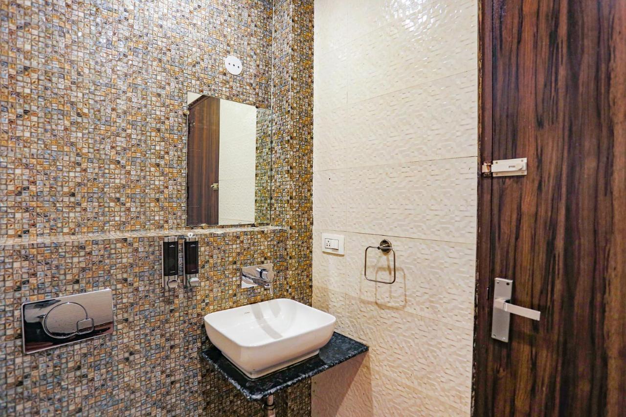 Fabhotel Novel Suites - Nr Yashobhoomi Convention Centre New Delhi Exterior photo